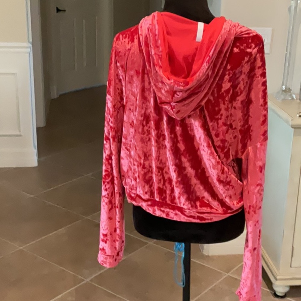 FABLETICS crushed velvet zip front hoodie, red, size XL - Picture 4 of 6